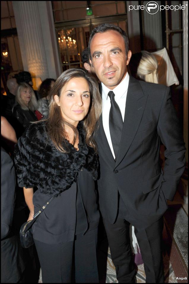 Nikos Aliagas, maître de cérémonie lors du premier Par Coeur Gala, le 21 septembre 2009 à l'hôtel Meurice. Ici avec sa soeur Maria. 