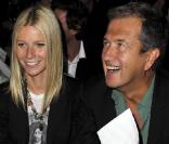 Gwyneth Paltrow, Emma Watson et Mario Testino au défilé Burberry à Londres le 22/09/09