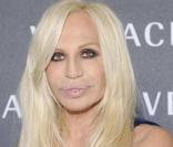Donatella Versace au défilé Versace lors de la Fashion Week italienne le 25 septembre 2009