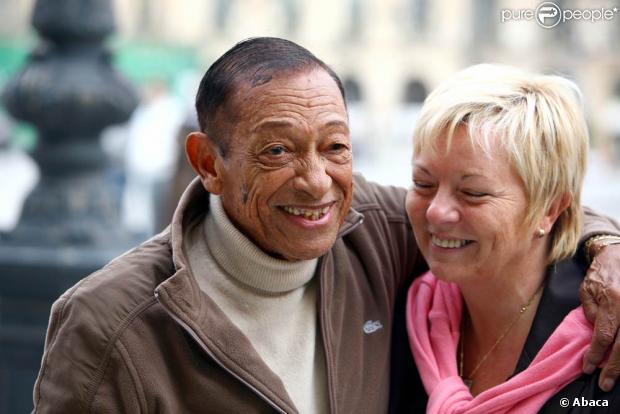 Henri Salvador (photo : avec sa dernière femme, Catherine Costa) a obtenu gain de cause en justice, à titre posthume, dans son litige face à JBM