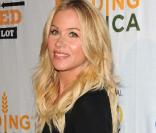 Christina Applegate arrive à la soirée Rock a Little, Feed a Lot, au Club Nokia de Los Angeles. 29/09/09