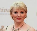 Alison Arngrim, la Nelly Olson de  La petite maison dans la prairie , se lance au théâtre : elle tourne en ce moment dans toute la France avec  Confessions d'une garce de la prairie .