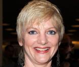 Alison Arngrim, la Nelly Olson de  La petite maison dans la prairie , se lance au théâtre : elle tourne en ce moment dans toute la France avec  Confessions d'une garce de la prairie .