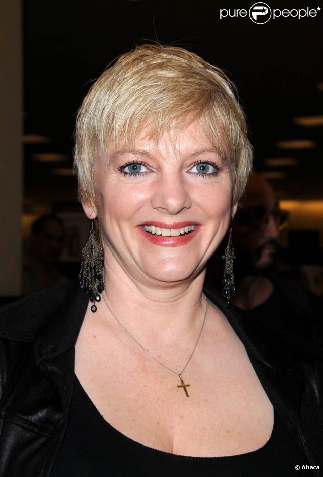 Alison Arngrim, la Nelly Olson de  La petite maison dans la prairie , se lance au théâtre : elle tourne en ce moment dans toute la France avec  Confessions d'une garce de la prairie .