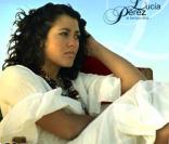 Lucia Perez espère percer dans la chanson grâce à... Carlita ! 