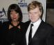 Robert Redford, toujours au top à 73 ans... surtout au bras de sa femme !