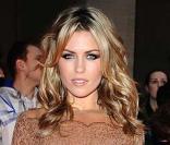 La bombe Abigail Clancy entourée des Spice Girls et de la famille Osbourne pour une soirée... so british !
