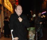 Cauet se brûle les pieds au second degré...