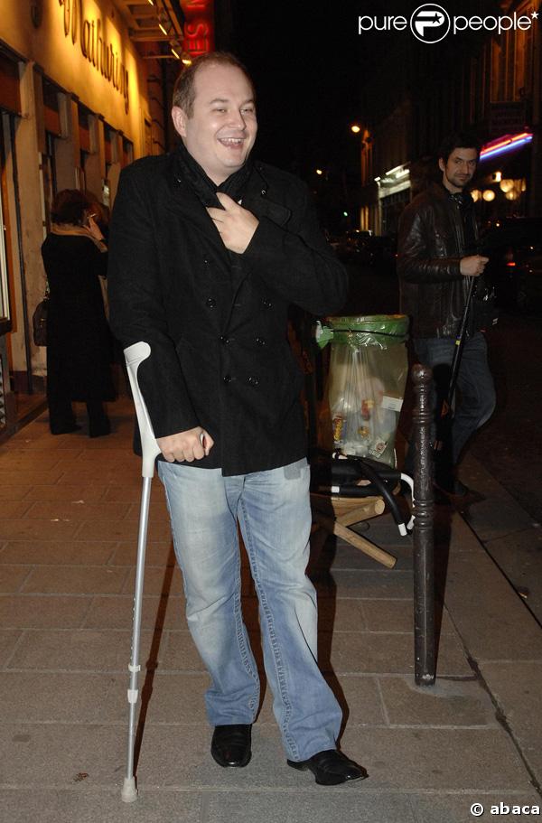 Cauet se brûle les pieds au second degré...