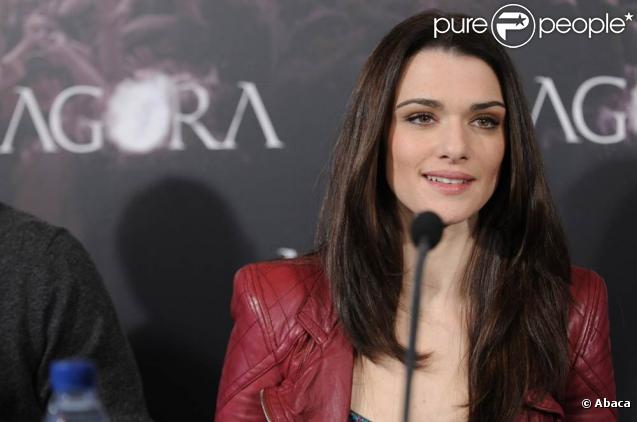 Rachel Weisz sublime en conférence de presse, à l'occasion de la présentation du film  Agora , à la Librairie Nationale de Madrid, le 6 octobre 2009 !