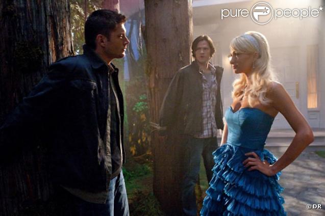 Paris Hilton et Jensen Ackles dans 