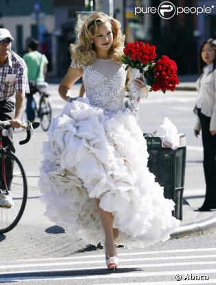 Kate Hudson en plein shooting pour le magazine Harper's Bazaar