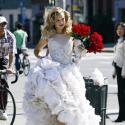 Kate Hudson est bien jolie... dans sa robe de mariée ! Quelle nouvelle !