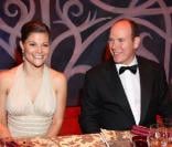 Le Prince Albert II de Monaco et la princesse Victoria de Suède au dîner de gala de l'E.O.R.T.C à l'Opéra Garnier de Monte Carlo à Monaco le 9 octobre 2009