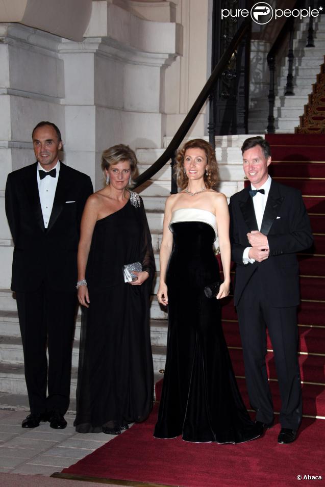 Prince Lorenz et Princesse Astrid de Belgique et Princesse Sibilia et Prince Guillaume du Luxembourg, au dîner de gala de l'E.O.R.T.C à l'Opéra Garnier de Monte Carlo à Monaco le 9 octobre 2009