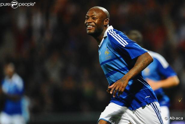 L'équipe de France, lors du large succès des Bleus face à la modeste équipe des Îles Féroé, cinq buts à zéro, au stade du Roudourou à Guingamp, le 10 octobre 2009 !