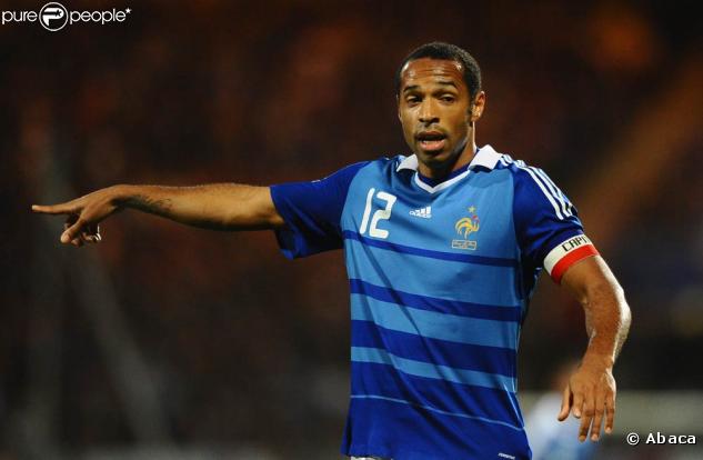 L'équipe de France, lors du large succès des Bleus face à la modeste équipe des Îles Féroé, cinq buts à zéro, au stade du Roudourou à Guingamp, le 10 octobre 2009 !