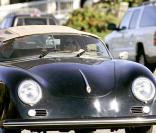Rosanna Arquette dans sa Porsche Speedster 