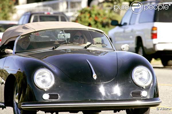 Rosanna Arquette dans sa Porsche Speedster 