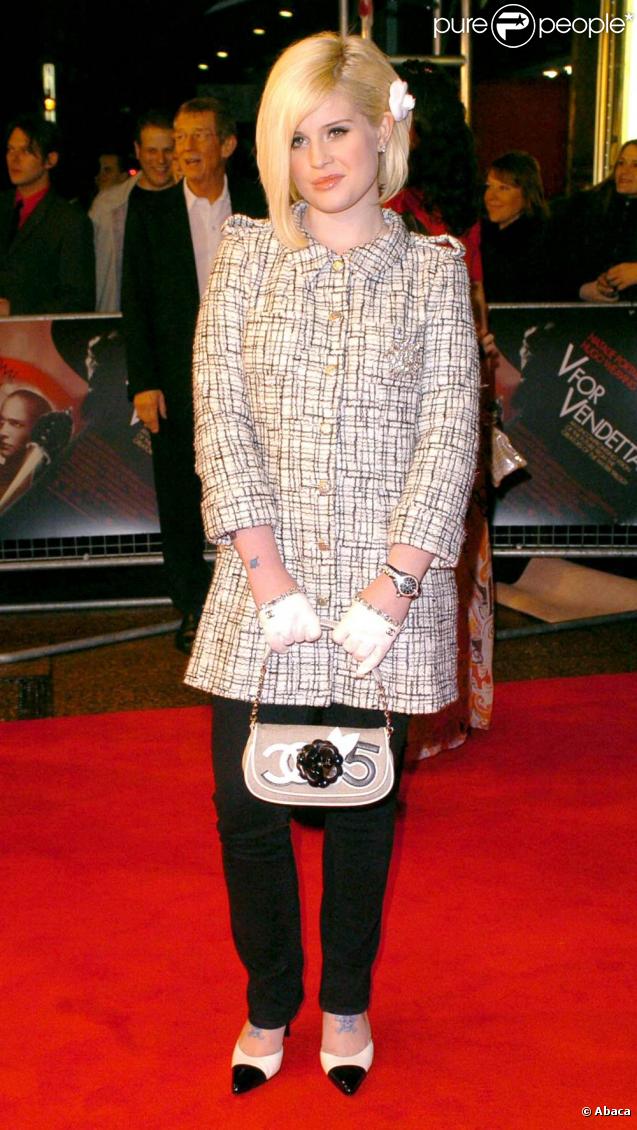 Kelly Osbourne : la rockeuse destroy joue la petite fille sage et douce en Chanel... 