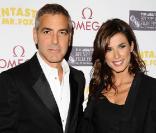 George Clooney et la belle Elisabetta Canalis, à l'occasion de la grande soirée donnée pour l'avant-première du Fantastique Mr. Fox , à la Saatchi Gallery de Londres, le 14 octobre 2009 !