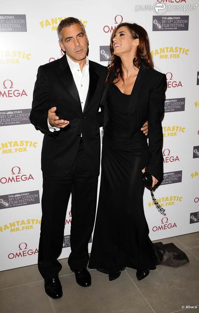 George Clooney et la superbe Elisabetta, à l'occasion de la grande soirée donnée pour l'avant-première du  Fantastique Mr. Fox , à la Saatchi Gallery de Londres, le 14 octobre 2009 !