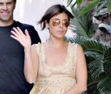 Jamie-Lynn Sigler et son homme Jerry Ferrara visitent de nombreuses maisons pour trouver quelle sera celle qui abritera leur amour. Octobre 2009