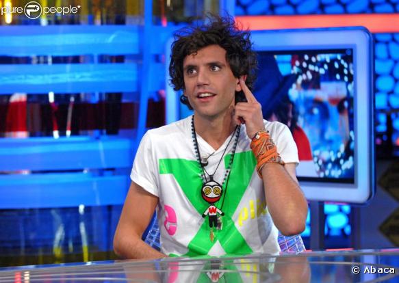 Mika sur le plateau d'un show télé espagnol, le 6 octobre 2009