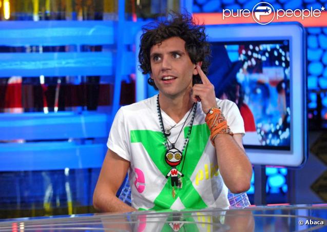Mika sur le plateau d'un show télé espagnol, le 6 octobre 2009