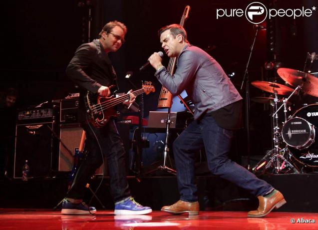 Robbie Williams, au top de sa forme pour son premier concert en trois ans, lors du BBC Electric Proms, le 20 octobre 2009