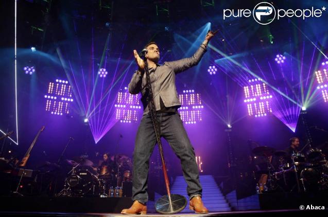 Robbie Williams, au top de sa forme pour son premier concert en trois ans, lors du BBC Electric Proms, le 20 octobre 2009