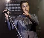 Robbie Williams lors de son concert BBC Electric Proms du 20 octobre 2009 à Londres ( Come Undone )