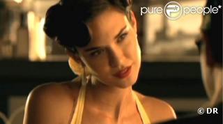 Odette Yustman, guest star du nouveau clip de Weezer 