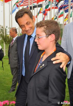Nicolas Sarkozy et son fils Louis, fan du PSG !