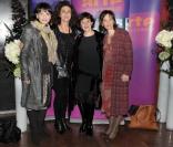 Juliette Binoche et sa soeur Marion Stalens ont présenter le documentaire intimiste  Juliette Binoche dans les yeux , le 22 octobre 2009 à Paris, avec les productrices Fabienne Servan Schreiber et Lucie Pastor 