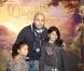 Eric Judor et ses filles à l'occasion de la projection du dessin animé Clochette et la Pierre de Lune, le 25 octobre 2009