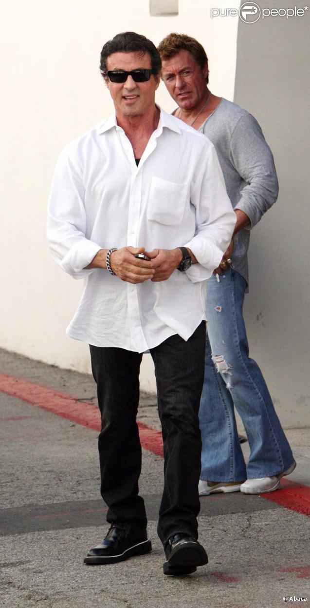 Sylvester Stallone à la sortie d'un restaurant le 24 octobre 2009 !