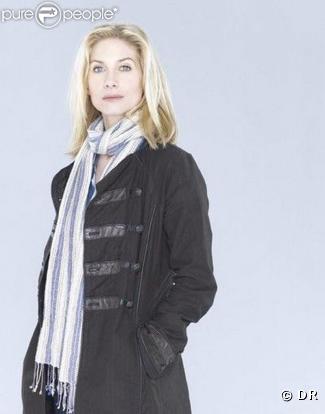 Elisabeth Mitchelle dans V (2009)