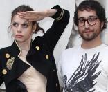 Sean Lennon et Charlotte Kemp Muhl à la sortie du défilé Chanel à Paris, ont volé la vedette aux mannequins !