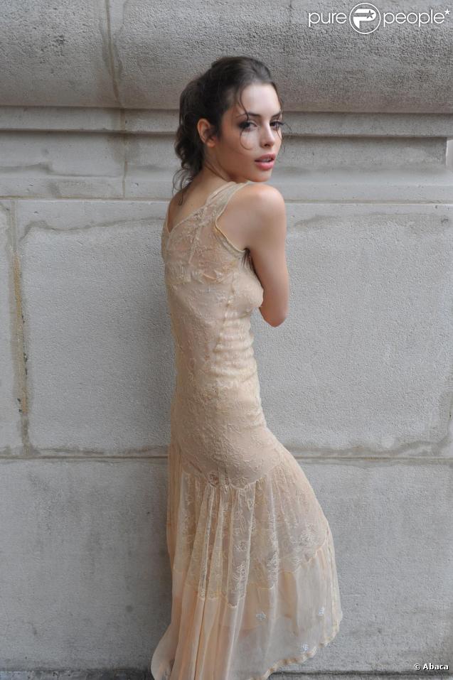 Sean Lennon et Charlotte Kemp Muhl à la sortie du défilé Chanel à Paris, ont volé la vedette aux mannequins !