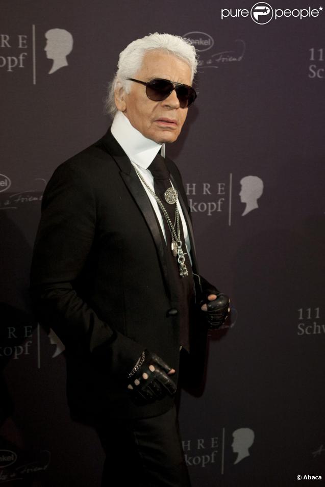 Karl Lagerfeld lors de l'exposition 