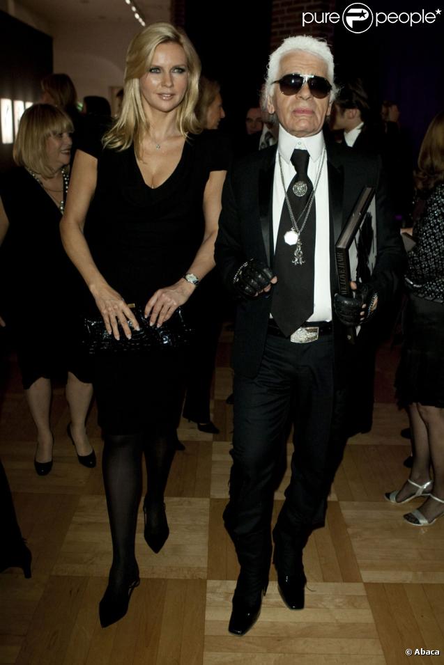 Karl Lagerfeld et Veronika Ferres lors de l'exposition 