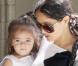 Salma Hayek et son irrésistible fille : regardez leur tendre moment de complicité à Paris !
