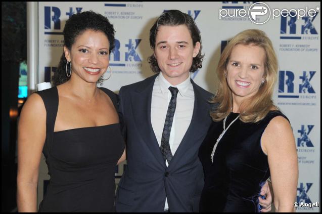Gloria Reuben, Robert Kennedy III et Kerry Kennedy lors du gala à Milan le 29 octobre 2009 pour la Fondation Robert Kennedy