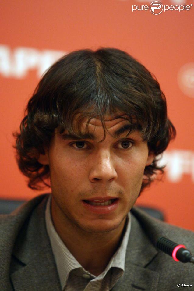 Rafael Nadal reçoit le prix Espagnol Unviversel 2009, puis s'exprime sur les révélations d'Andre Agassi, le 29 octobre  2009 à Madrid.
