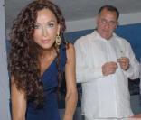 Sofia Milos des  Experts Miami , laisse ses empreintes à Acapulco, le 26 octobre 2009 !