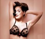 Dita von Teese pour Wonderbra.