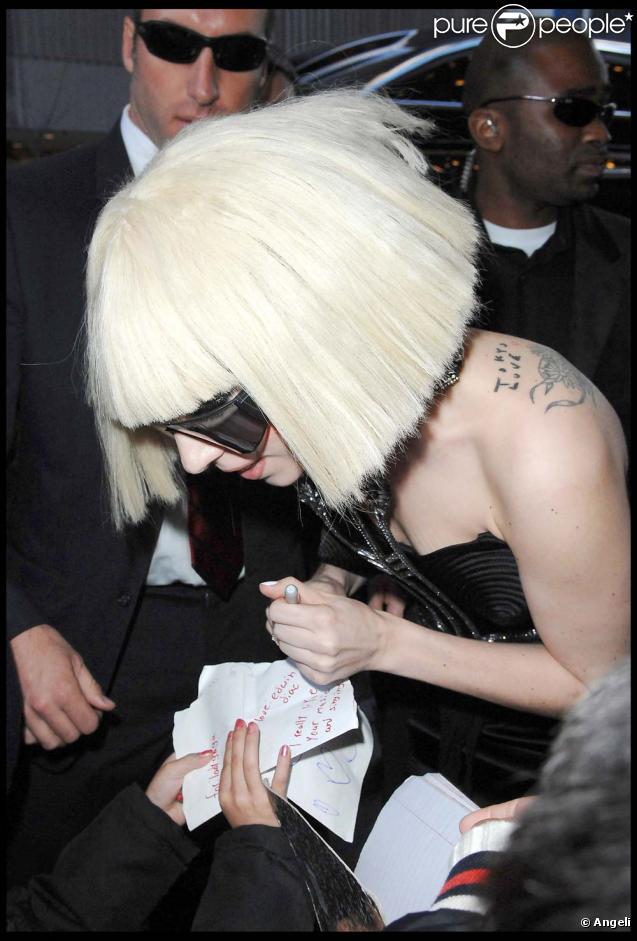 Lady Gaga, sobre et ravissante à New York, le 3 novembre 2009 !