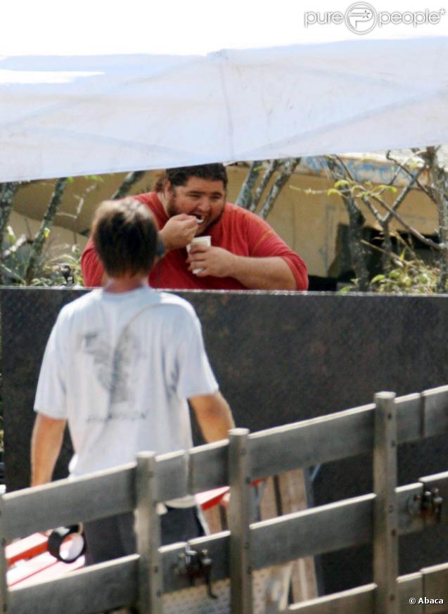 Matthew Fox et Jorge Garcia sur le tournage de Lost à Hawaï le 20 octobre 2009
