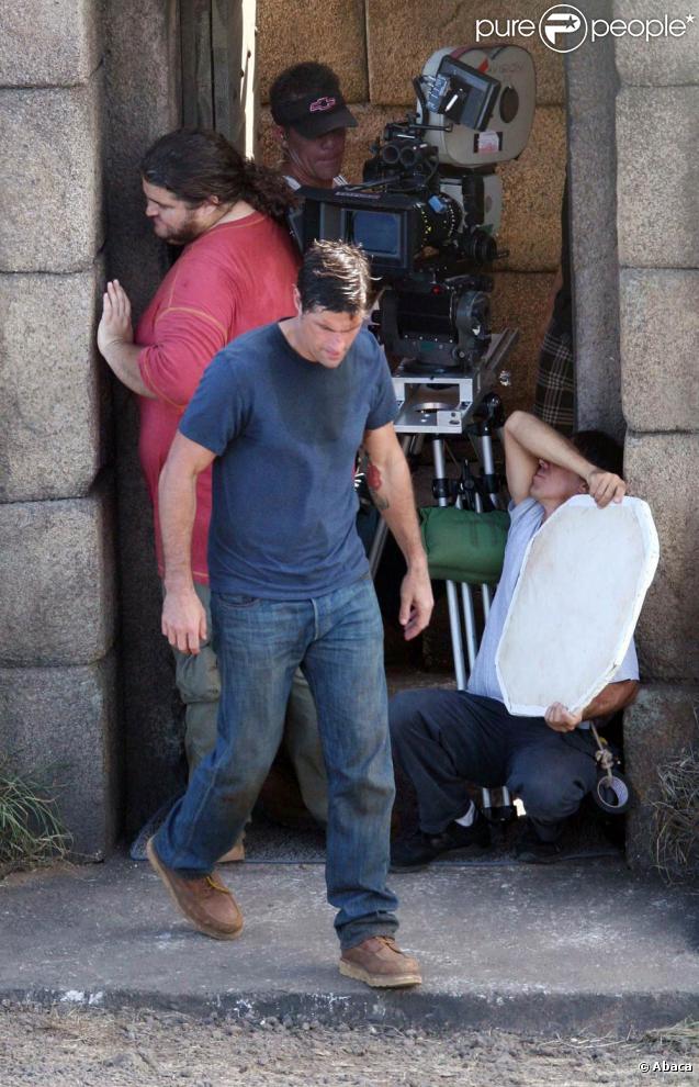 Matthew Fox et Jorge Garcia sur le tournage de Lost à Hawaï le 20 octobre 2009